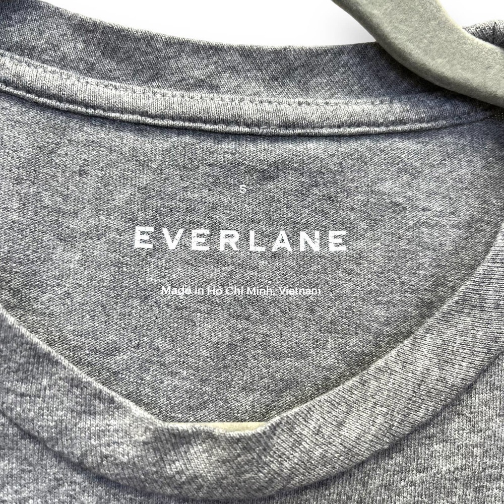 Everlane Shirt Men's Small Gray Crew Neck Short Sleeve Tee Shirt Cotton Pocket - Picture 3 of 5
